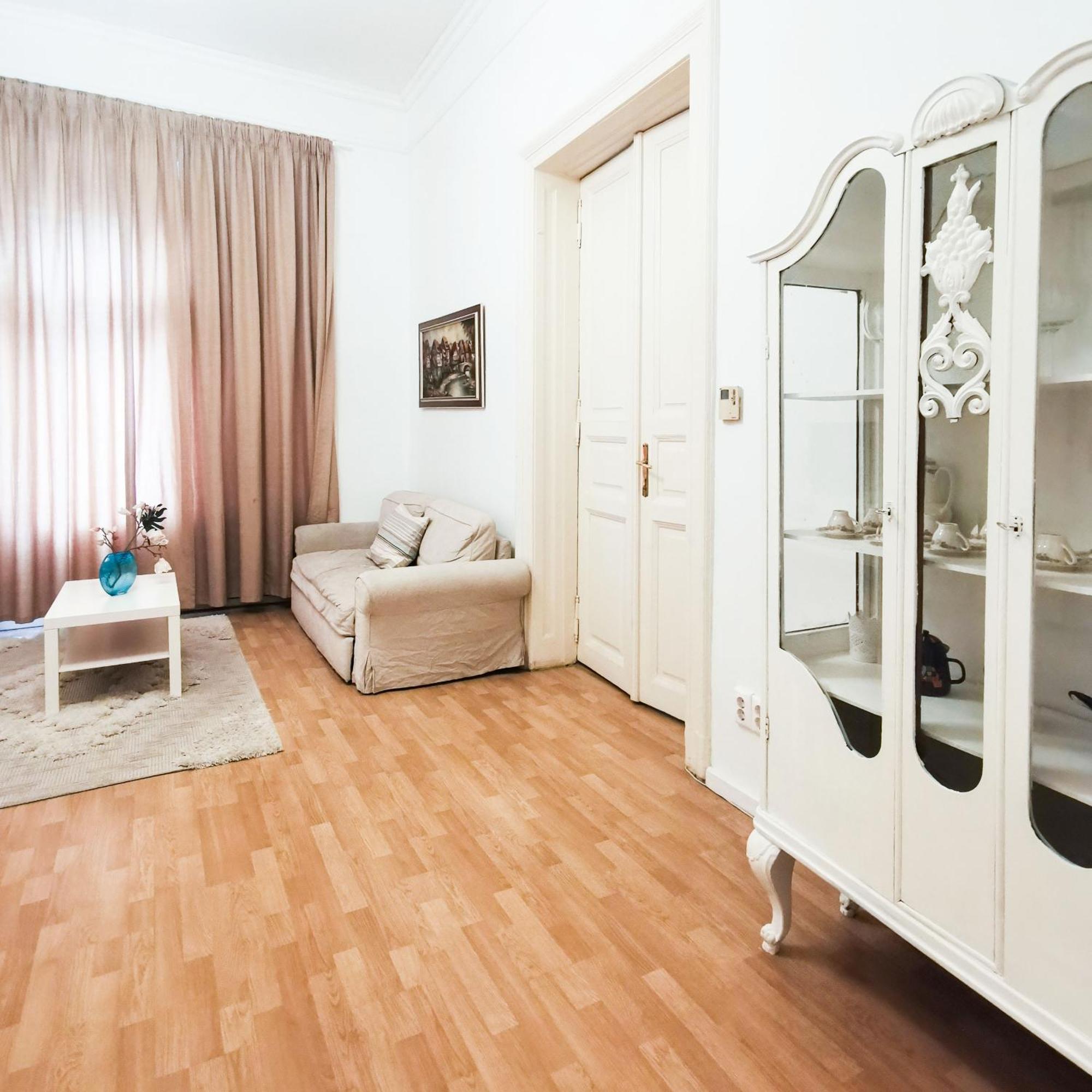 Ferenc Apartment
