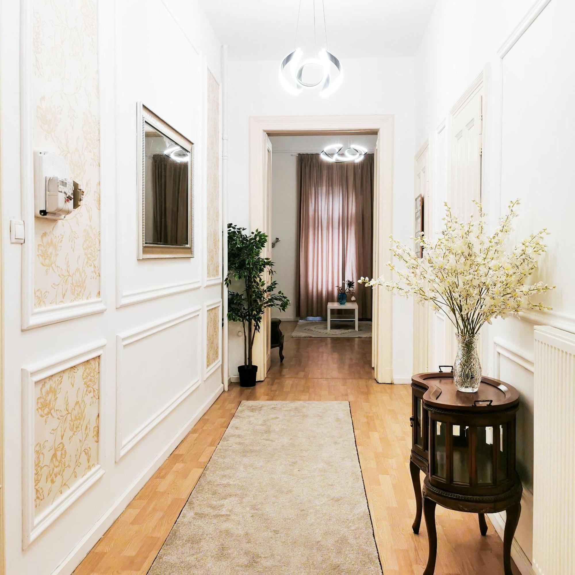 Ferenc Apartment *